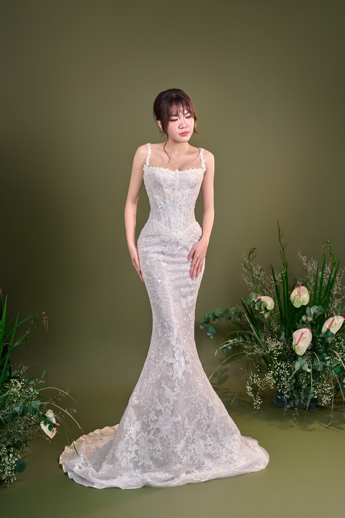 váy cưới ren ôm dáng đuôi loe, mã D004D